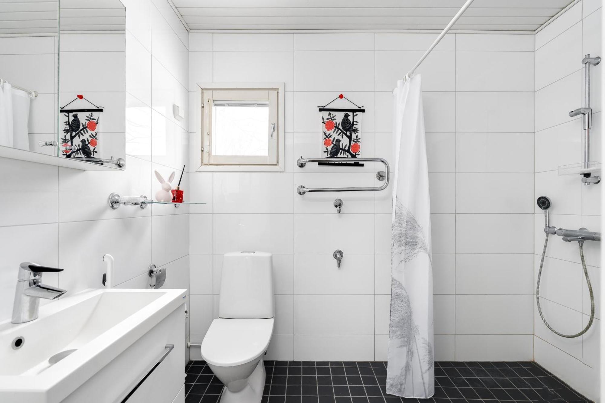 Private Rooms Near Metro, Free Parking,Direct Bus From Airport Хельсинки Экстерьер фото